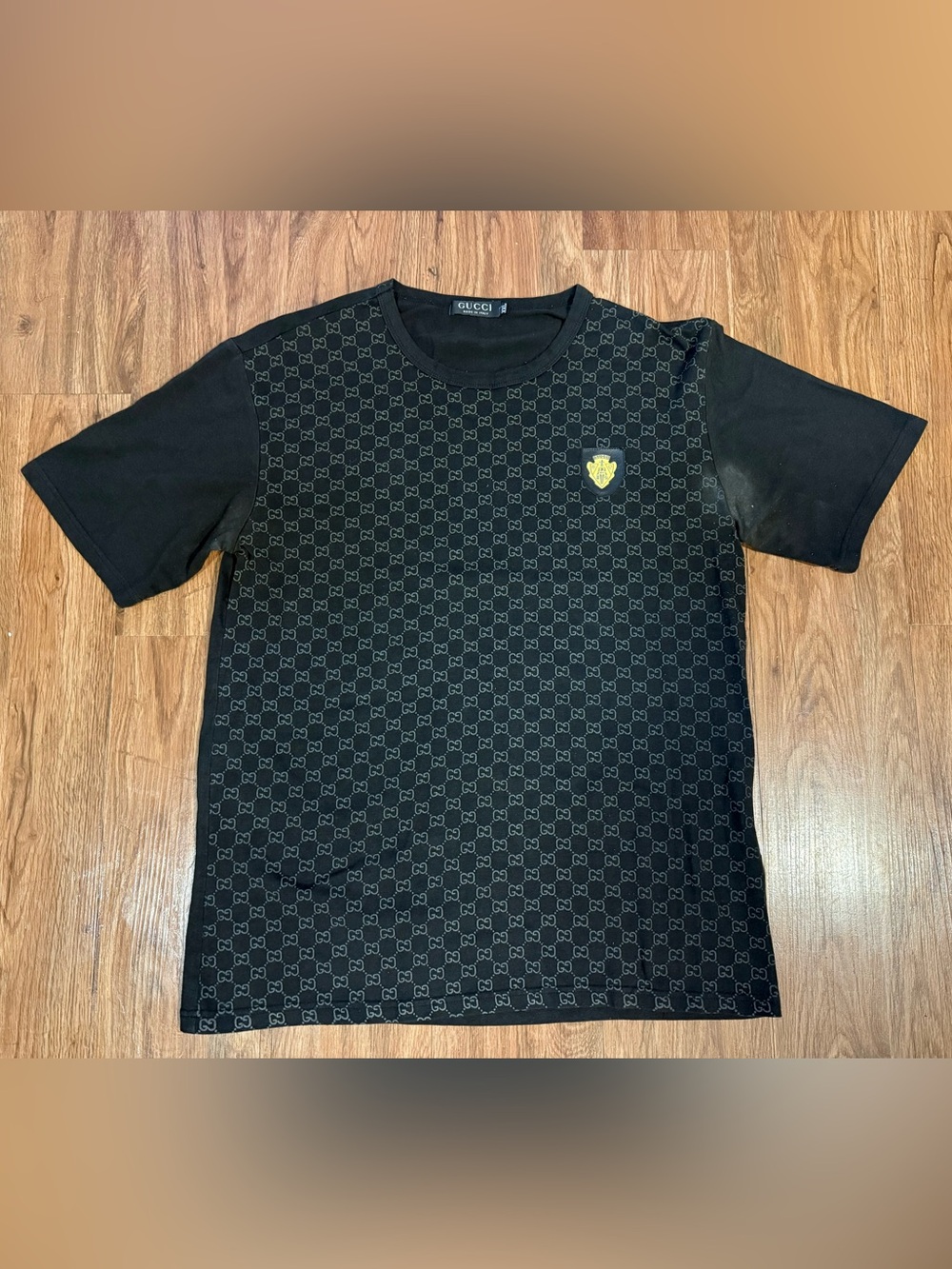 Gucci Black Short Sleeve GG Pattern shirt with "bellhop" crest metal Used RARE